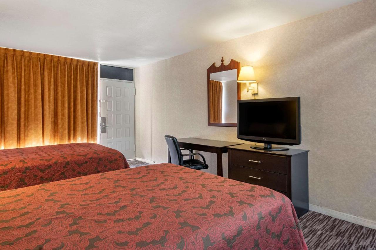 Rodeway Inn Clearwater-Largo מראה חיצוני תמונה