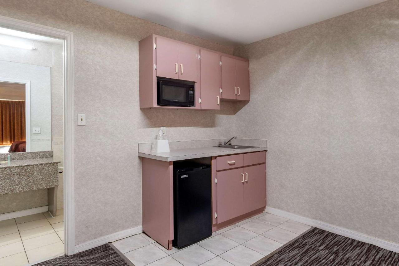 Rodeway Inn Clearwater-Largo מראה חיצוני תמונה