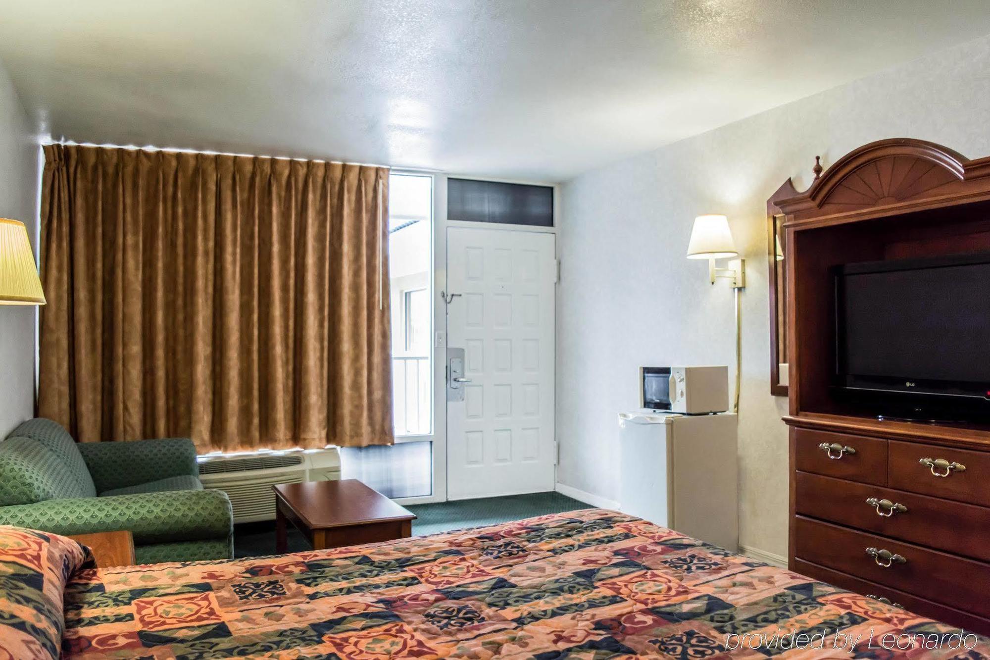 Rodeway Inn Clearwater-Largo מראה חיצוני תמונה